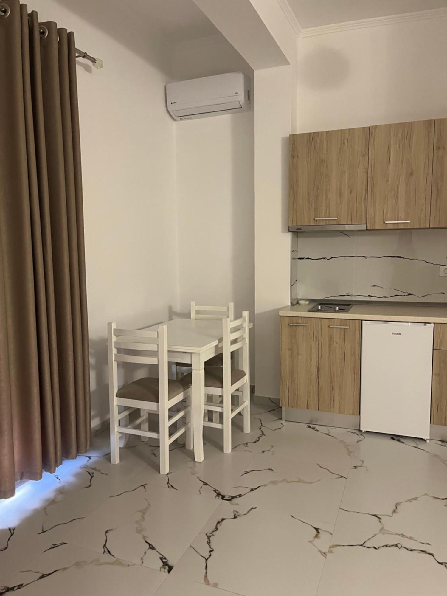 Xhefri'S Apartments Vlora Kültér fotó