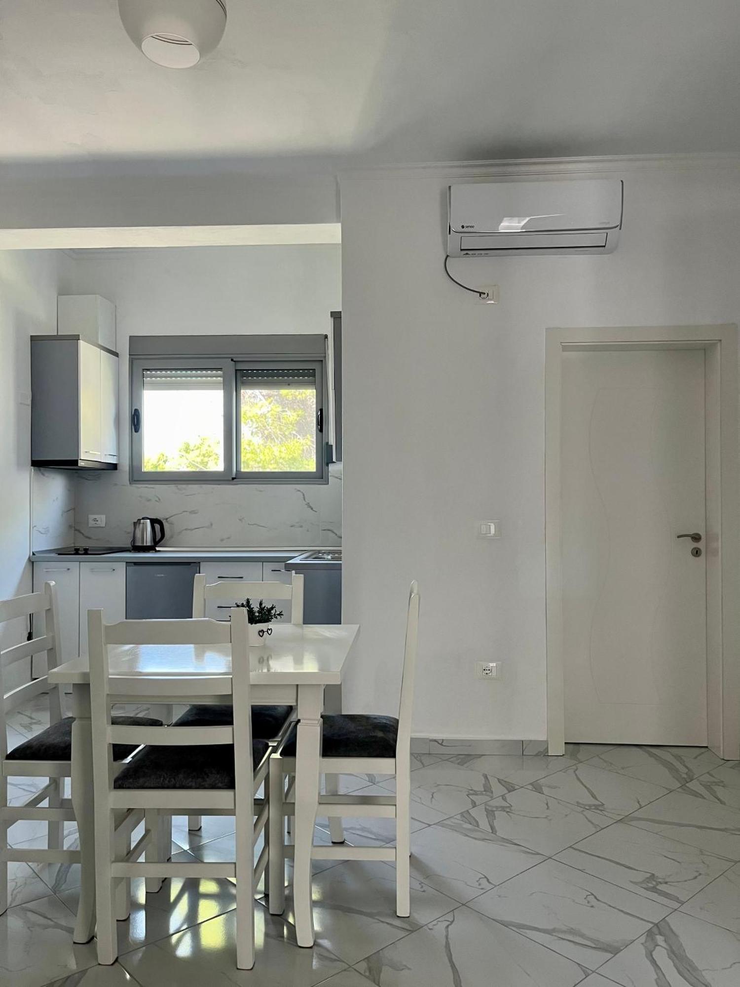 Xhefri'S Apartments Vlora Kültér fotó