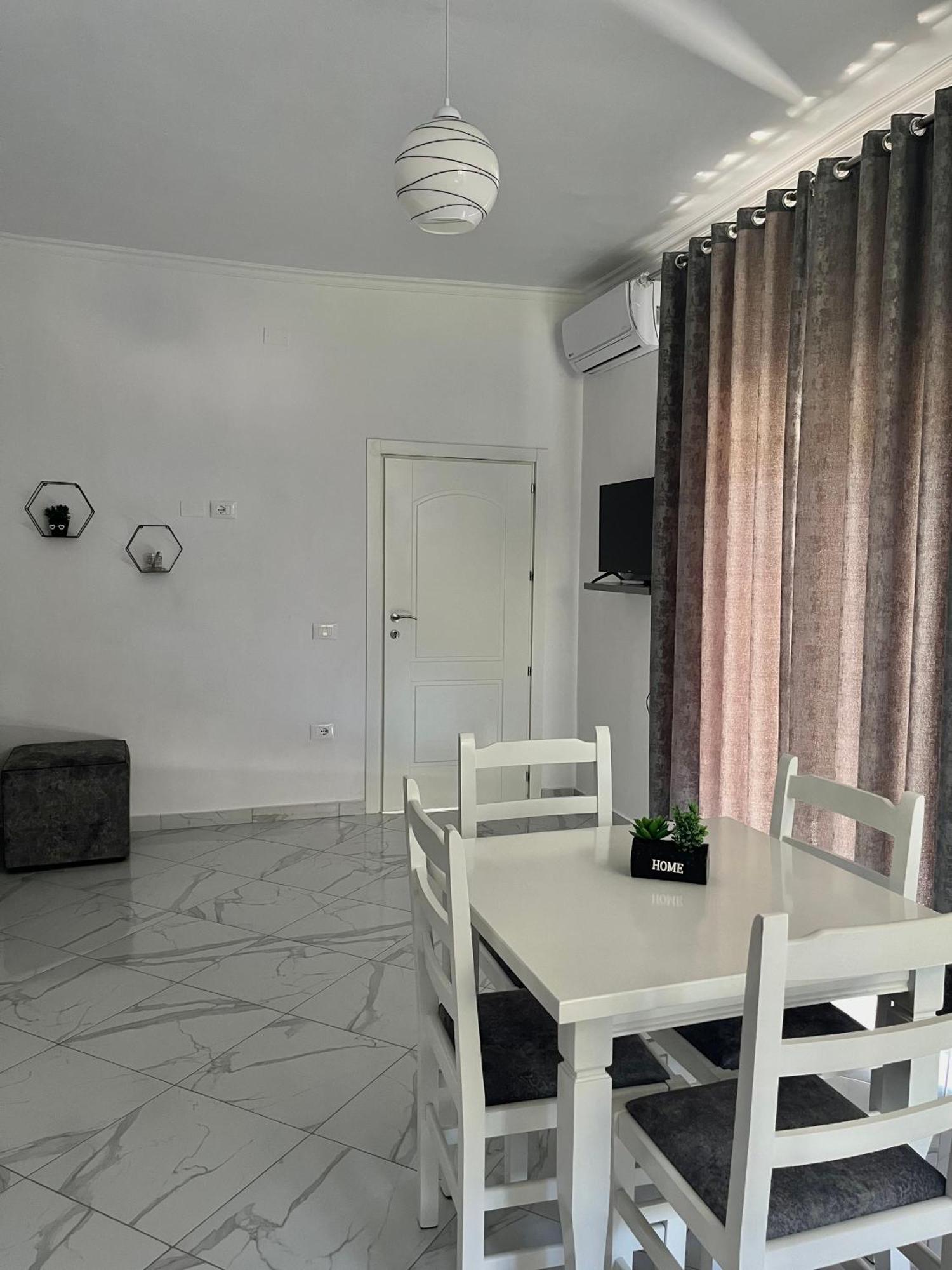 Xhefri'S Apartments Vlora Kültér fotó